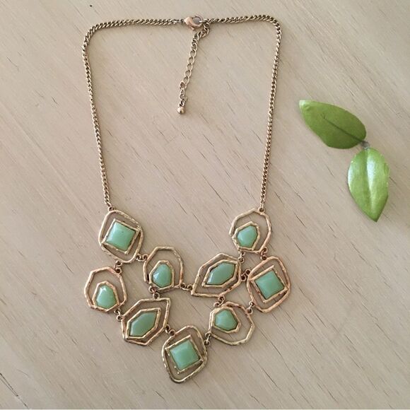 Pale Green Stone Bib Necklace - Picture 1 of 3